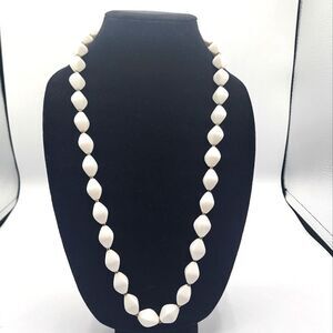 Vintage white beaded necklace